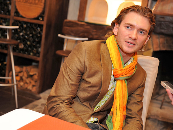 Красавчик под тридцать: ТОП-10 фото именинника Дмитрия Дикусара