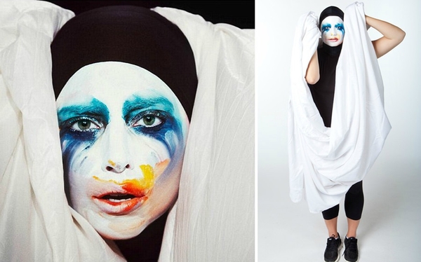 Наследник престола и смайлики: ТОП-5 ярких костюмов на Хэллоуин