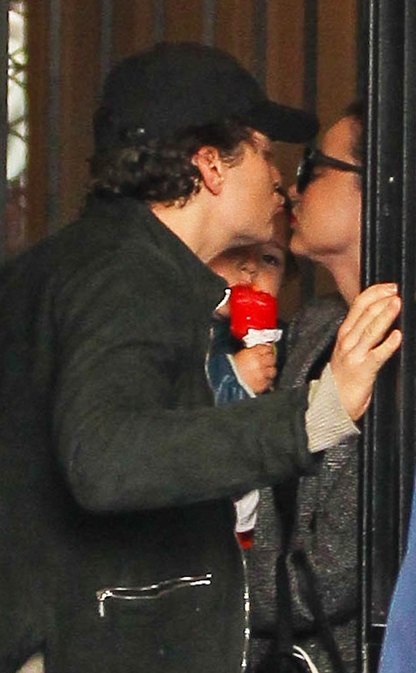 Миранду Керр и Орландо Блума тянет друг к другу даже после развода