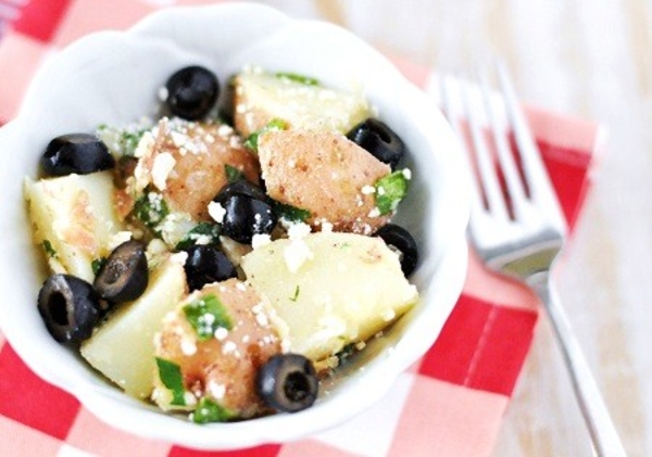 Как приготовить картофельный салат с фетой (ВИДЕО)