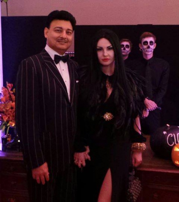 Камалия с мужем отпраздновали Хэллоуин в костюмах из Семейки Адамсов
