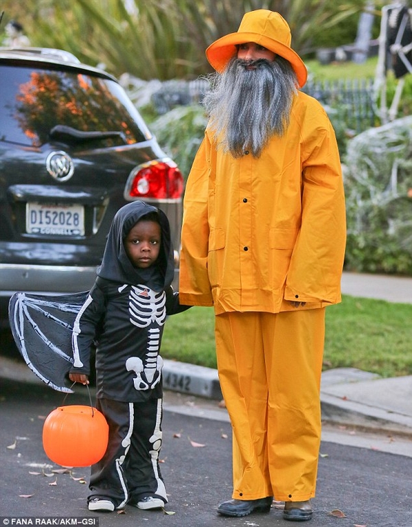 ФОТО дня: Сандра Баллок перевоплотилась в бородатого мужчину