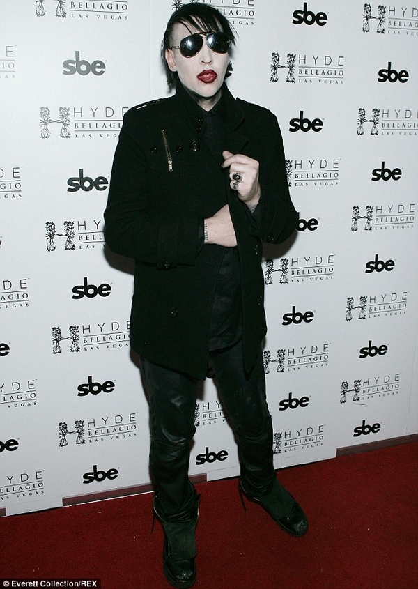 Мэрлина Менсона не узнать без грима и париков (ФОТО)