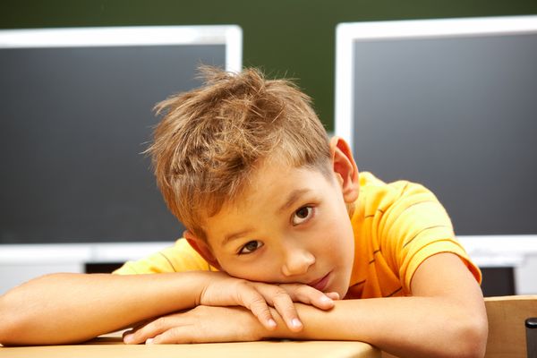 У украинских школьников снимут отпечатки пальцев