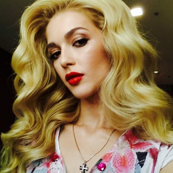 Эрика Герцег встречается с венгерским консулом