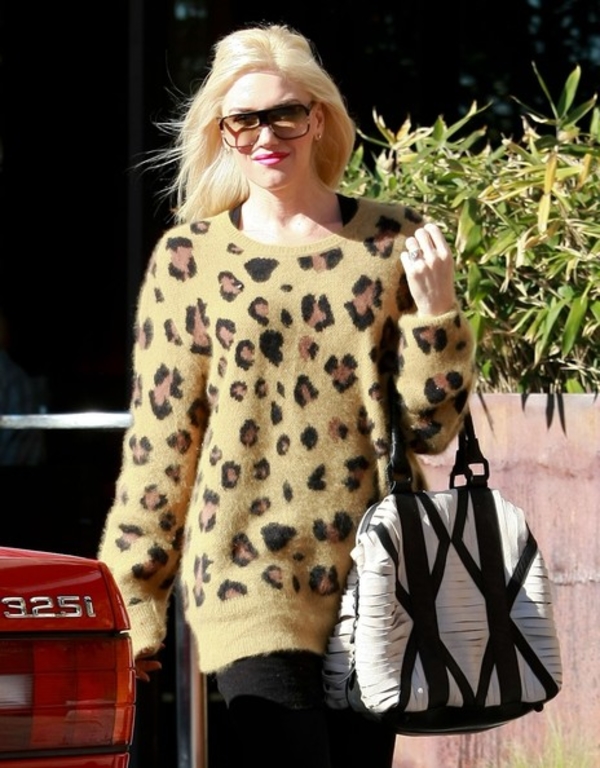 Мода 2013: Звезды в стильных свитерах