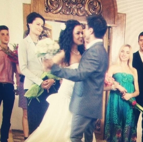 18-летняя Алина Гросу выложила в Сеть свадебные фото: Сюрприз!