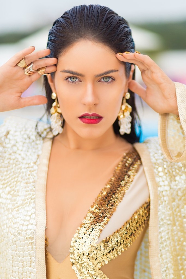 Маша Собко показала новый клип: Золото, цепи и дорогая машина