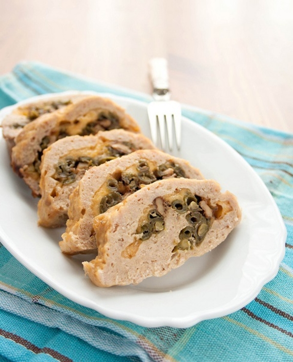 Рулеты из индейки: ТОП-5 рецептов