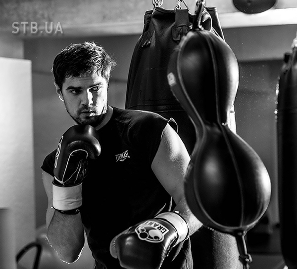 Холостяк 4: Евтушенко знает три языка и возглавляет компанию