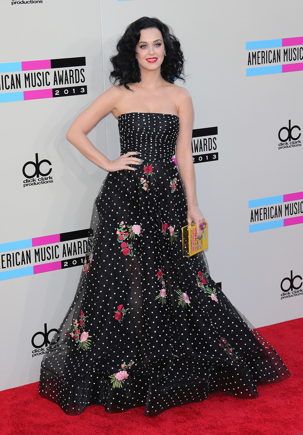 ТОП-10 стильных звезд недели