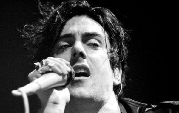 Вокалист Lostprophets пытался изнасиловать 11-месячного малыша