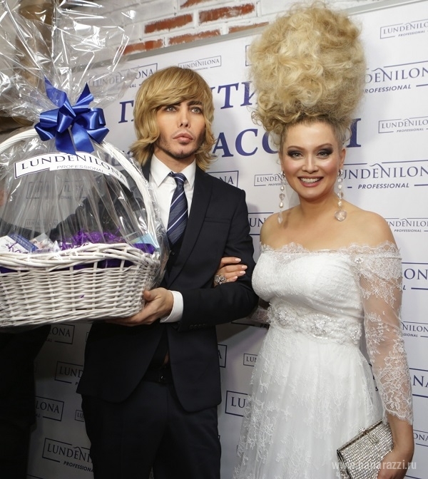 На свадьбе Шаляпина и 51-летней Копенкиной Сергей Зверев поймал букет