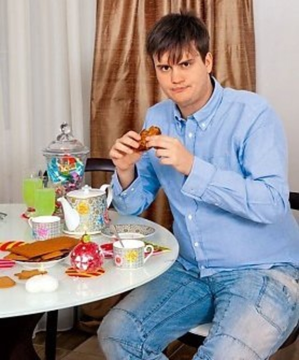 Младшего сына Александра Домогарова называют полным