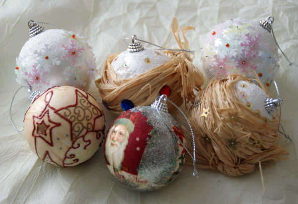 Елочные игрушки своими руками: Декорируем шарики