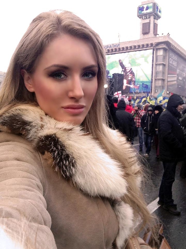 Украинская модель выступила в поддержку Евромайдана