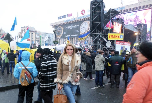 Украинская модель выступила в поддержку Евромайдана