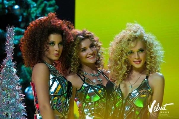 ВИА Гра Меладзе примерила неожиданный образ к Новому году