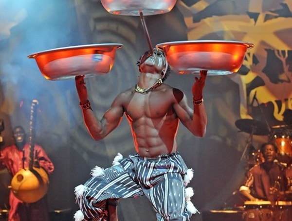 Друг Денев и Депардье привезет в Киев цирк за $3 млн