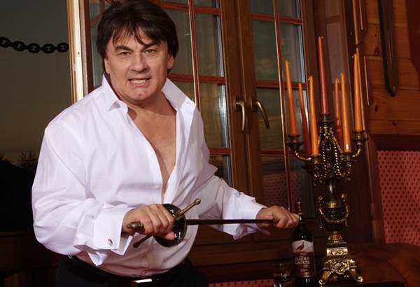 62-летний Александр Серов рассказал о 17-летней любовнице