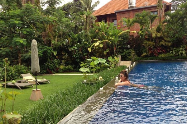 facebook.com/BadoevaOfficialPage