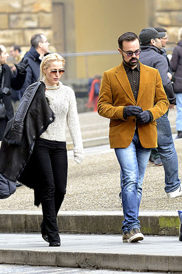 Звезда Секретных материалов встречается с сыном олигарха Лебедева