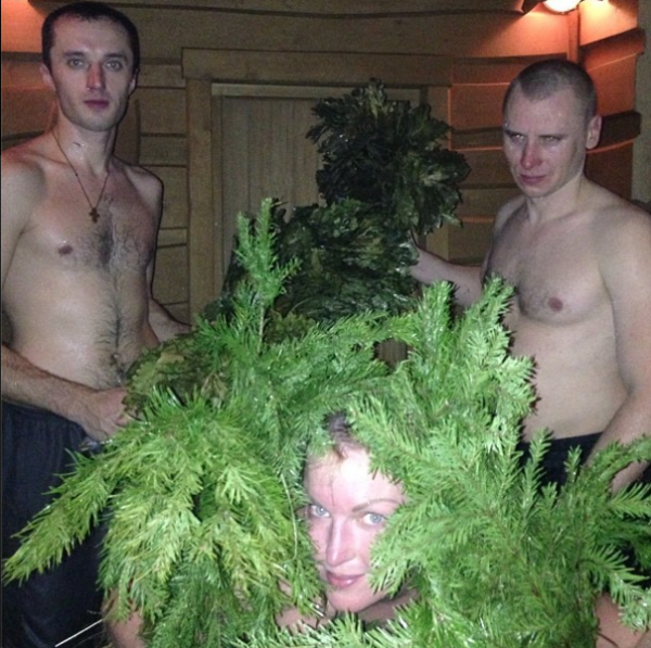 Анастасия Волочкова проведет Рождество с неизвестным мужчиной