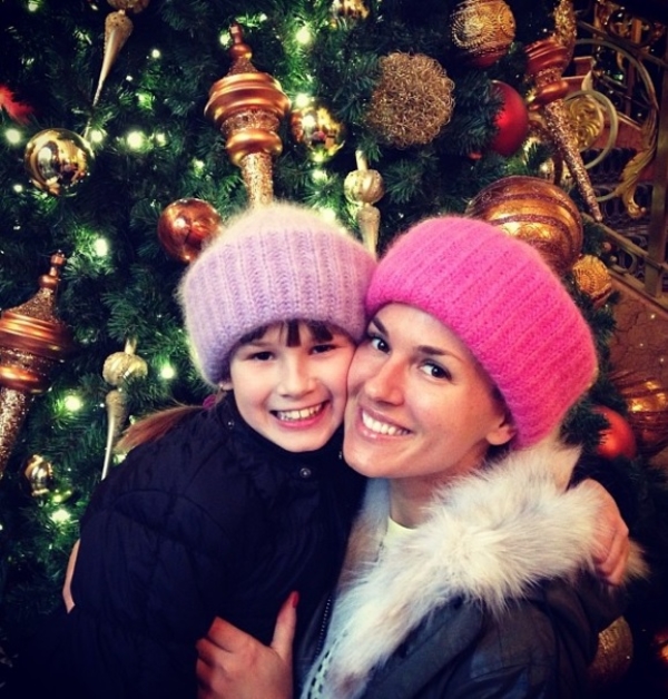 Маша Ефросинина показала подросшую дочь