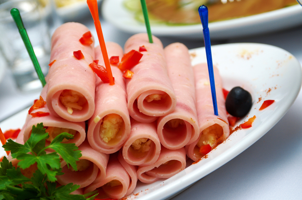 Новогодние закуски на скорую руку: ТОП-10 рецептов