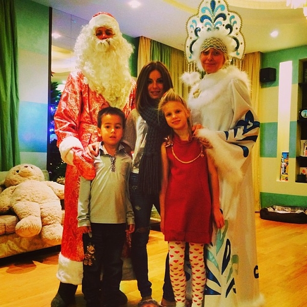 Экс-татушка Юлия Волкова показала фото подросших детей