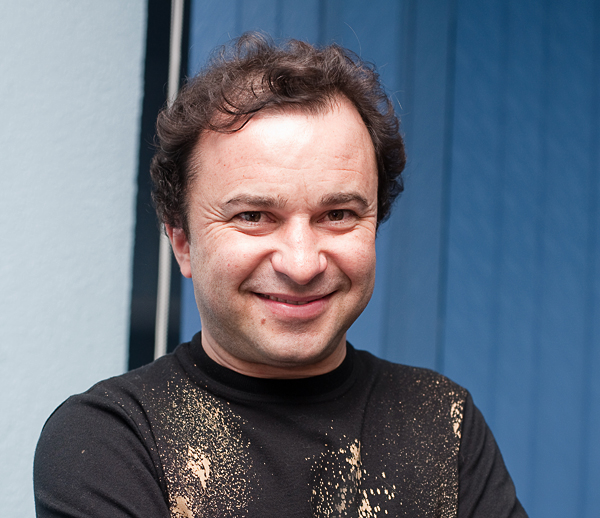 Красавчик под 50: ТОП-5 неизвестных фактов об имениннике Викторе Павлике