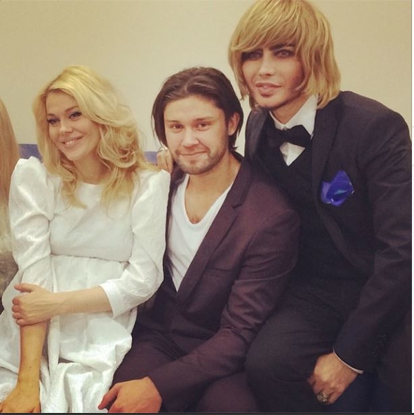 Сергей Зверев забрал подругу Андрея Искорнева из роддома