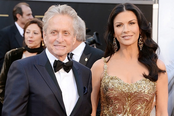 Майкл Дуглас встретил Новый год с Кэтрин Зетой-Джонс: развод отменяется