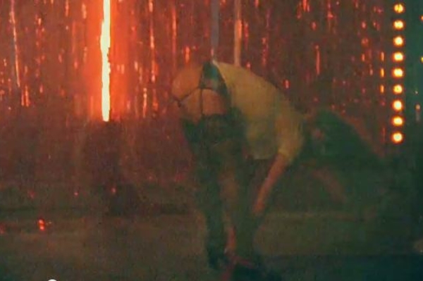 стоп-кадр из клипа