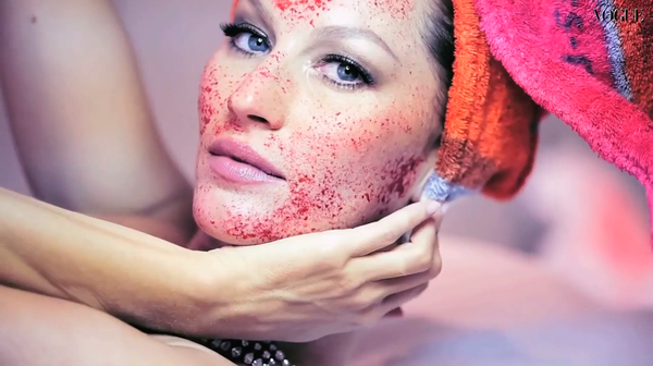 Вампирский лифтинг: Кровавые процедуры звезд