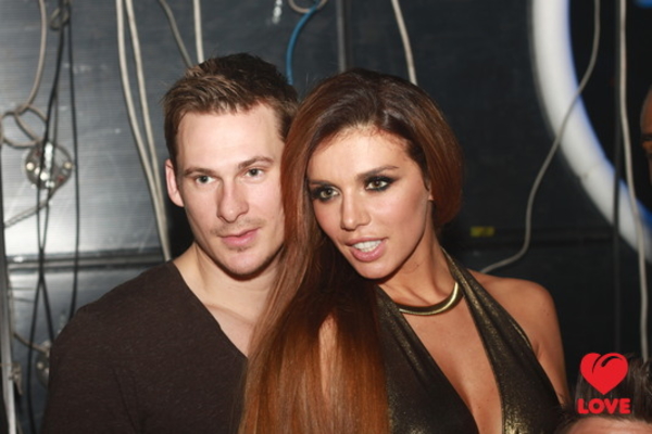 Британская пресса обвинила Седокову в измене мужу