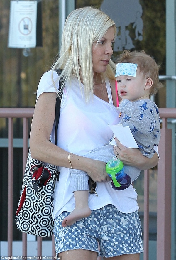 Сын Тори Спеллинг получил травму головы