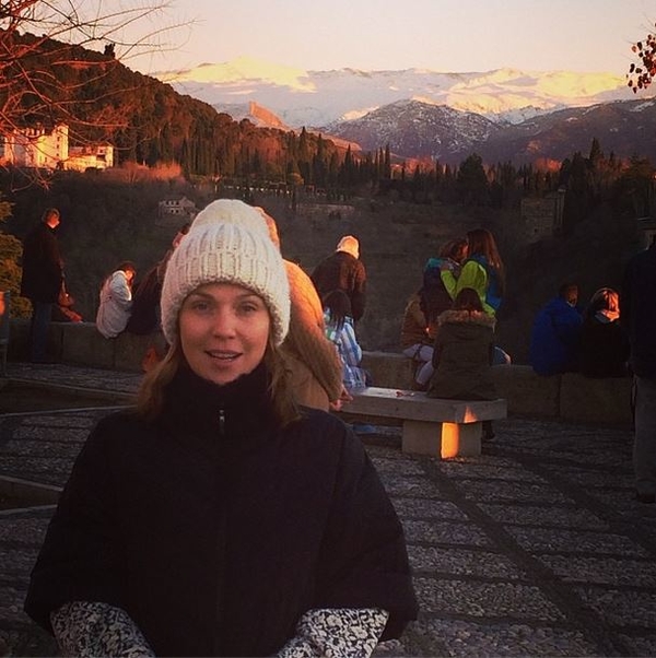 Альбина Джанабаева удивила снимком без макияжа