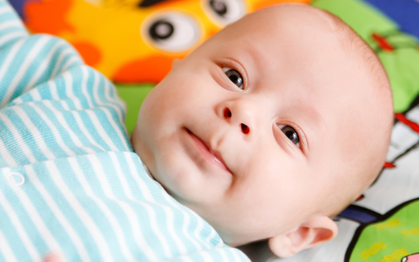 Второй месяц жизни ребенка: Навыки и развитие