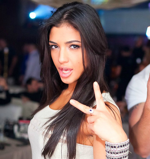 Санта Димопулос открыла секонд-хенд: Ее вдохновила Франция