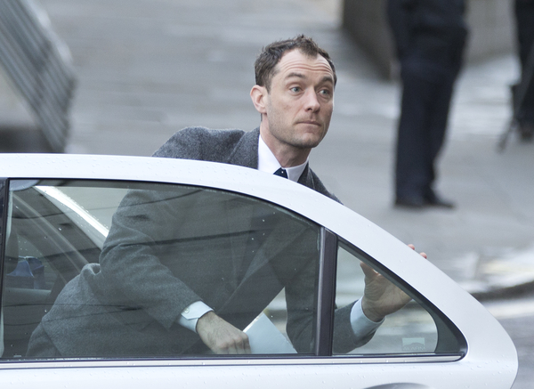 Родственник Джуда Лоу продавал таблоиду информацию об актере