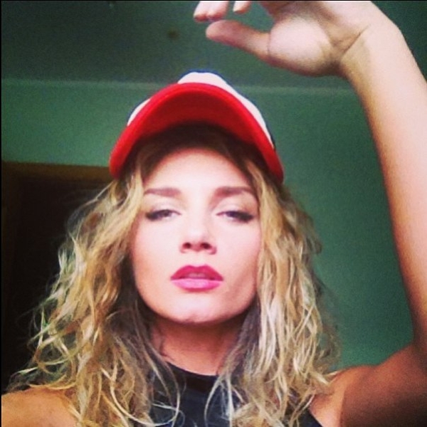 Участница ВИА Гры Миша Романова показала детское фото