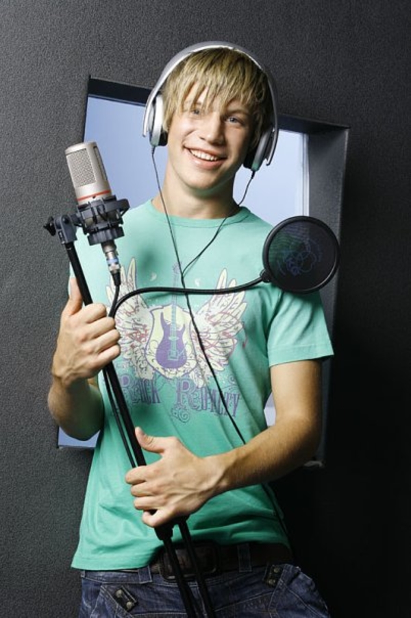 Иван Дорн впервые спел на украинском языке