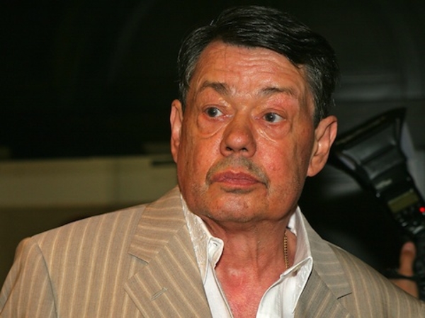 Больной Николай Караченцов приехал на Грушевского