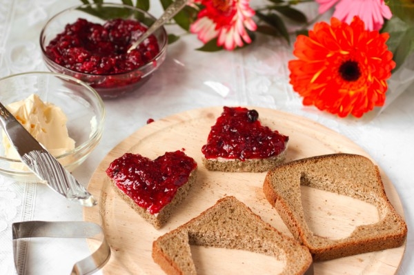 Как приготовить завтрак в постель на День святого Валентина