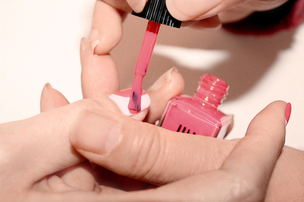 День святого Валентина: маникюр с сердечками