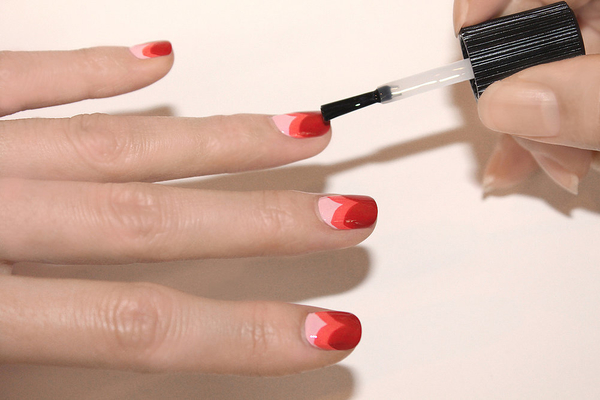 День святого Валентина: маникюр с сердечками