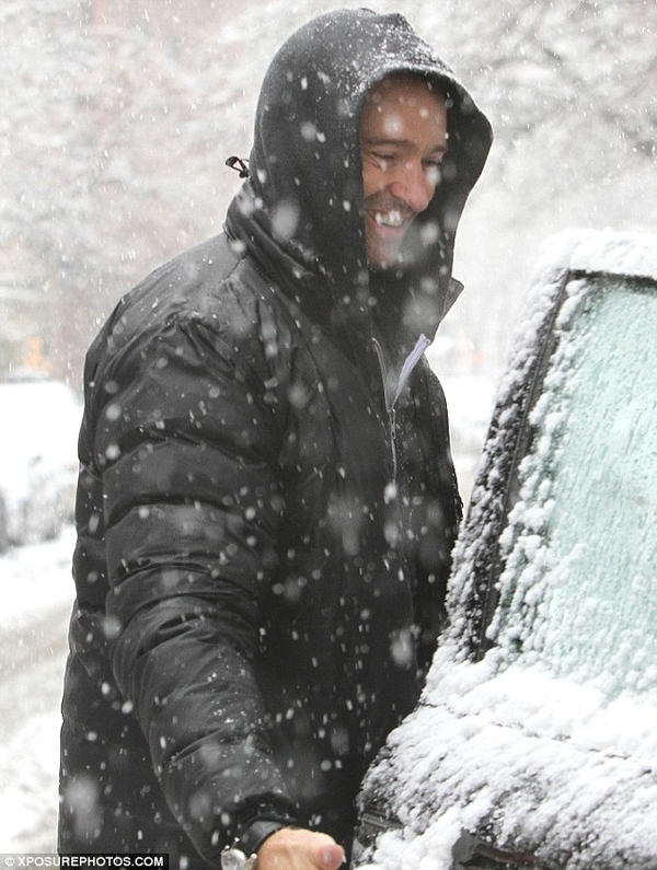 Хью Джекман получил снежное послание от фанатов