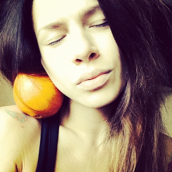 Телеведущая Даша Ши похвасталась снимком без макияжа