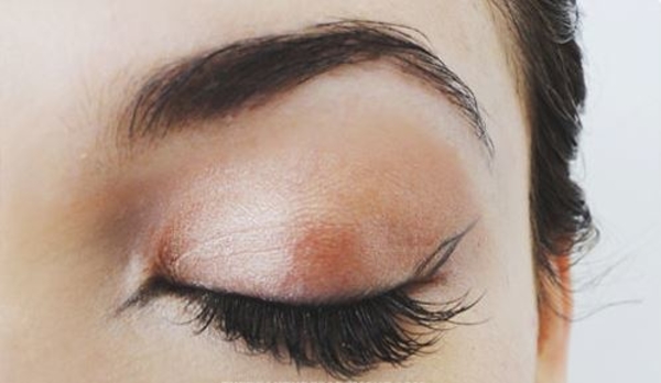 Макияж на День святого Валентина с акцентом на глаза